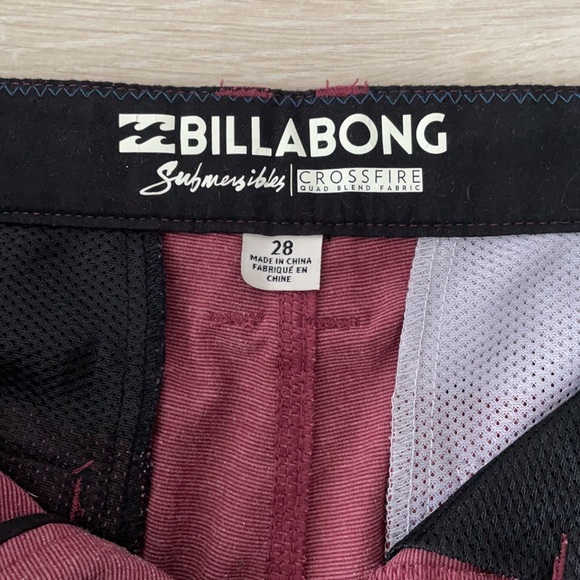 Billabong Burgundy Shorts - Picture 3 of 3